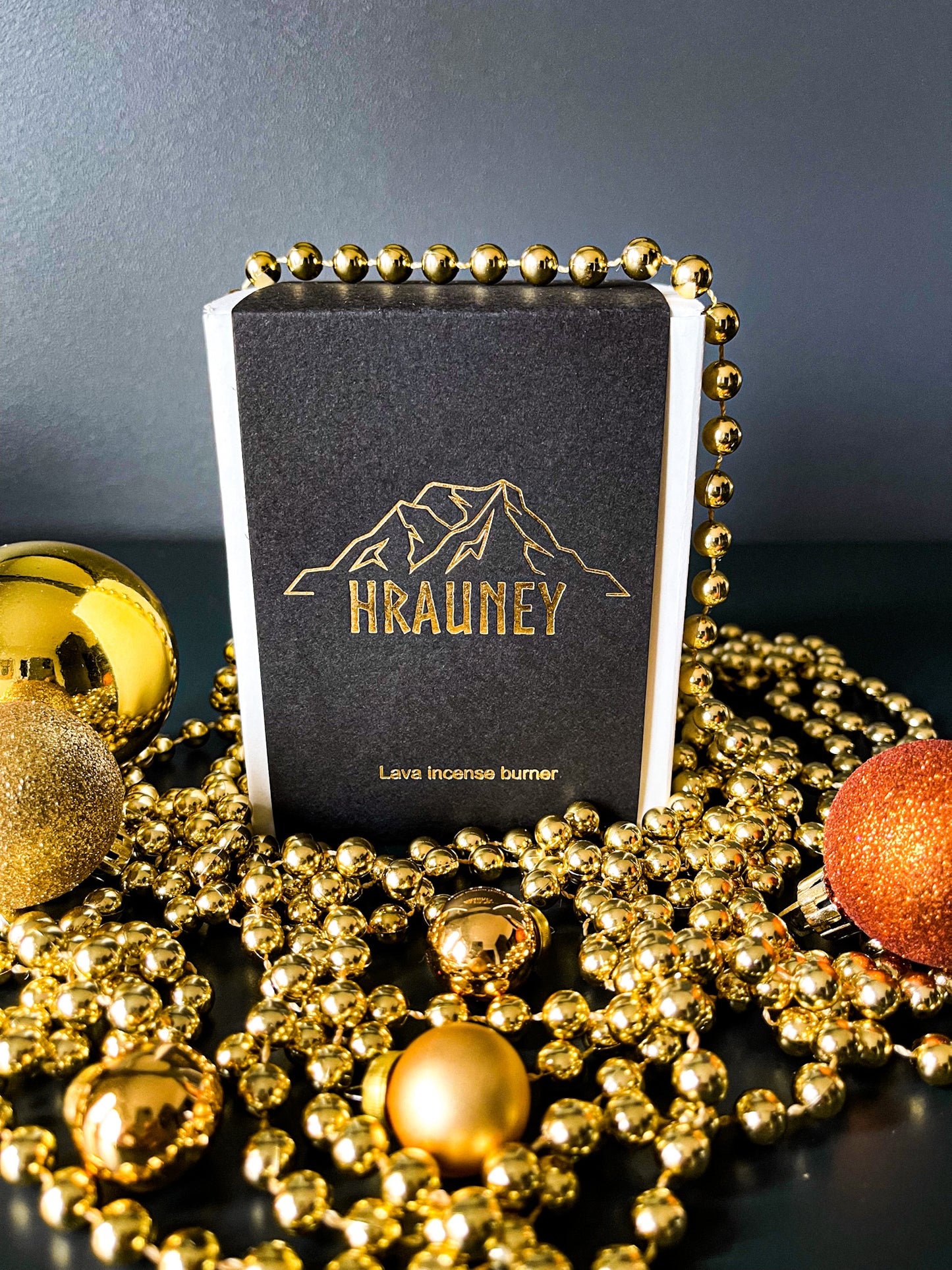 Christmas lava cube natural grey and gold - Hrauney